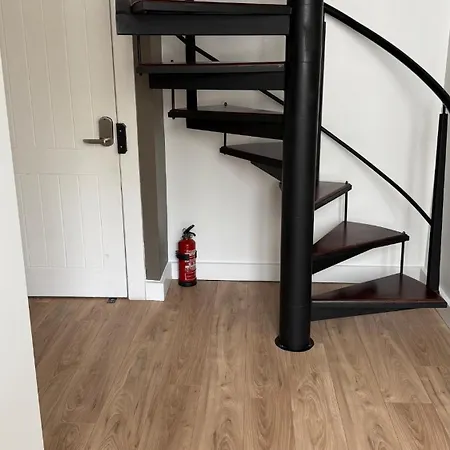 Duplex With Terrace, Comfort In Downtown דירה ליסבון
