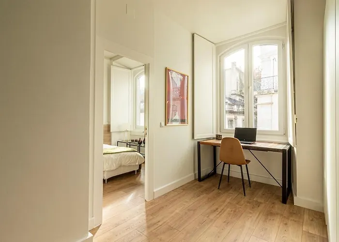 Duplex With Terrace, Comfort In Downtown